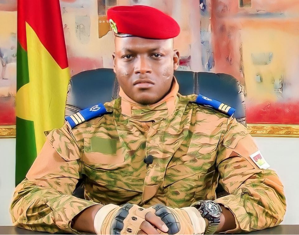 AES Intercepts Nigerian Warplane – Forces It Down and Detains Entire Crew!